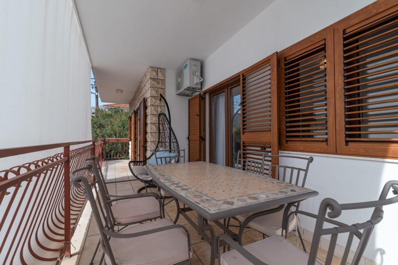 Oleandar Lägenhet Trogir Exteriör bild